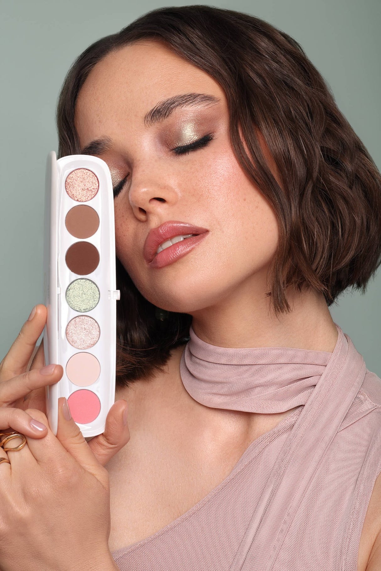 Bloomlight Eyeshadow Palette product