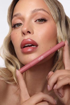 Non - transfer Lip Oil - LOVROLOVRO